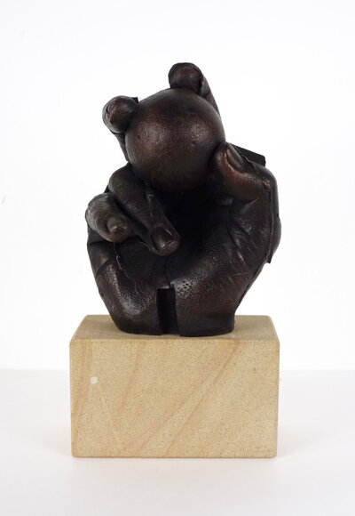 © Galerie Dr. Markus Döbele Ohne Titel (Hand mit Kugel) | © Galerie Dr. Markus Döbele